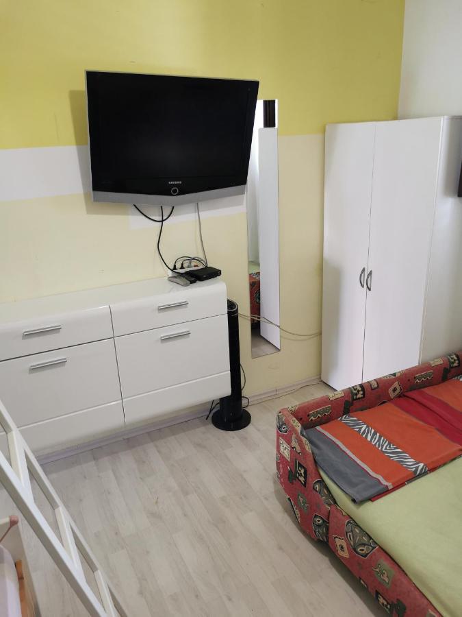 Unique Apartments Малинска Екстериор снимка