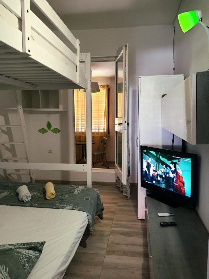 Unique Apartments Малинска Екстериор снимка
